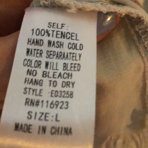 Easel Dress - Picture 6 of 6